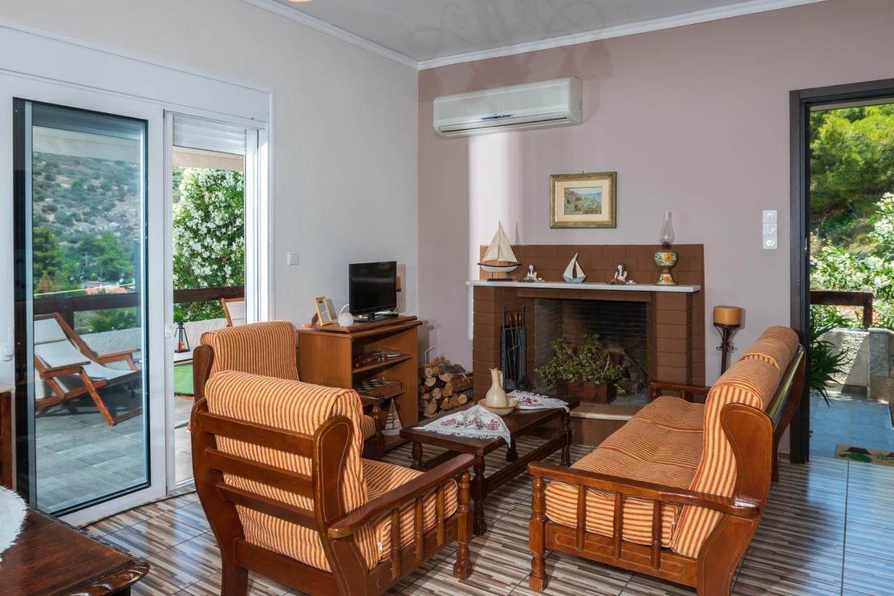 Saronic Seafront Villa Salamis Exterior photo